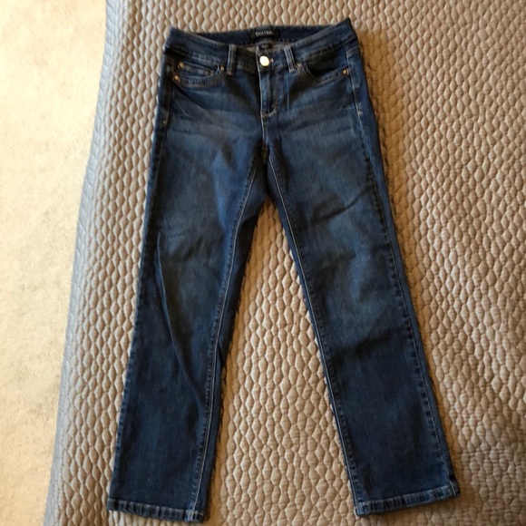 Cute WHBM cropped jeans - Picture 1 of 4